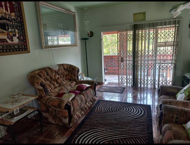11 BEDROOM FREEHOLD FOR SALE IN WESTRIDGE